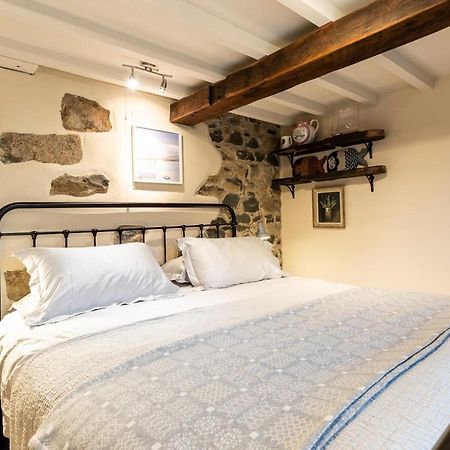 Bwthyn Capten - A Charming Cottage For Up To 6 Newport  Exterior foto