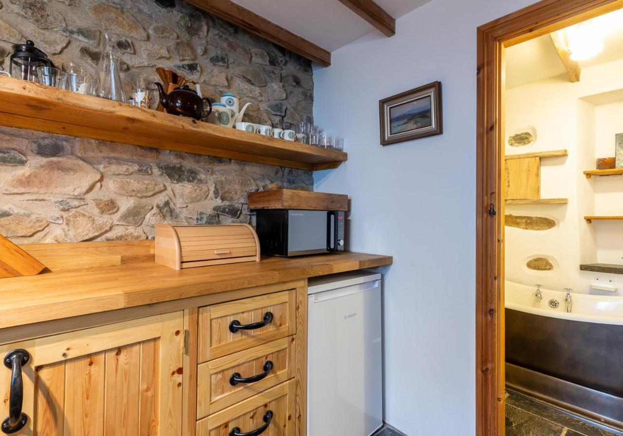 Bwthyn Capten - A Charming Cottage For Up To 6 Newport  Exterior foto