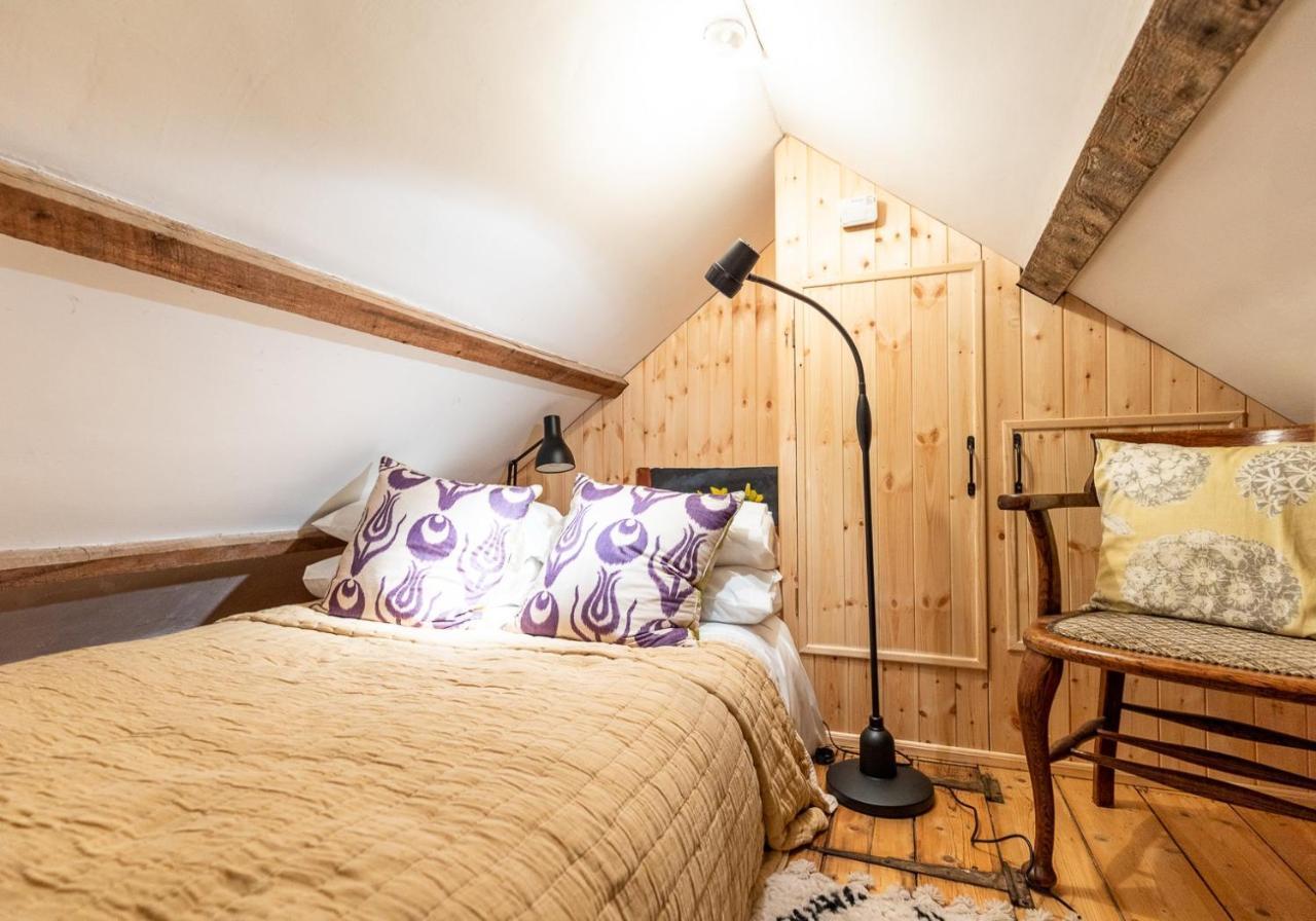 Bwthyn Capten - A Charming Cottage For Up To 6 Newport  Exterior foto