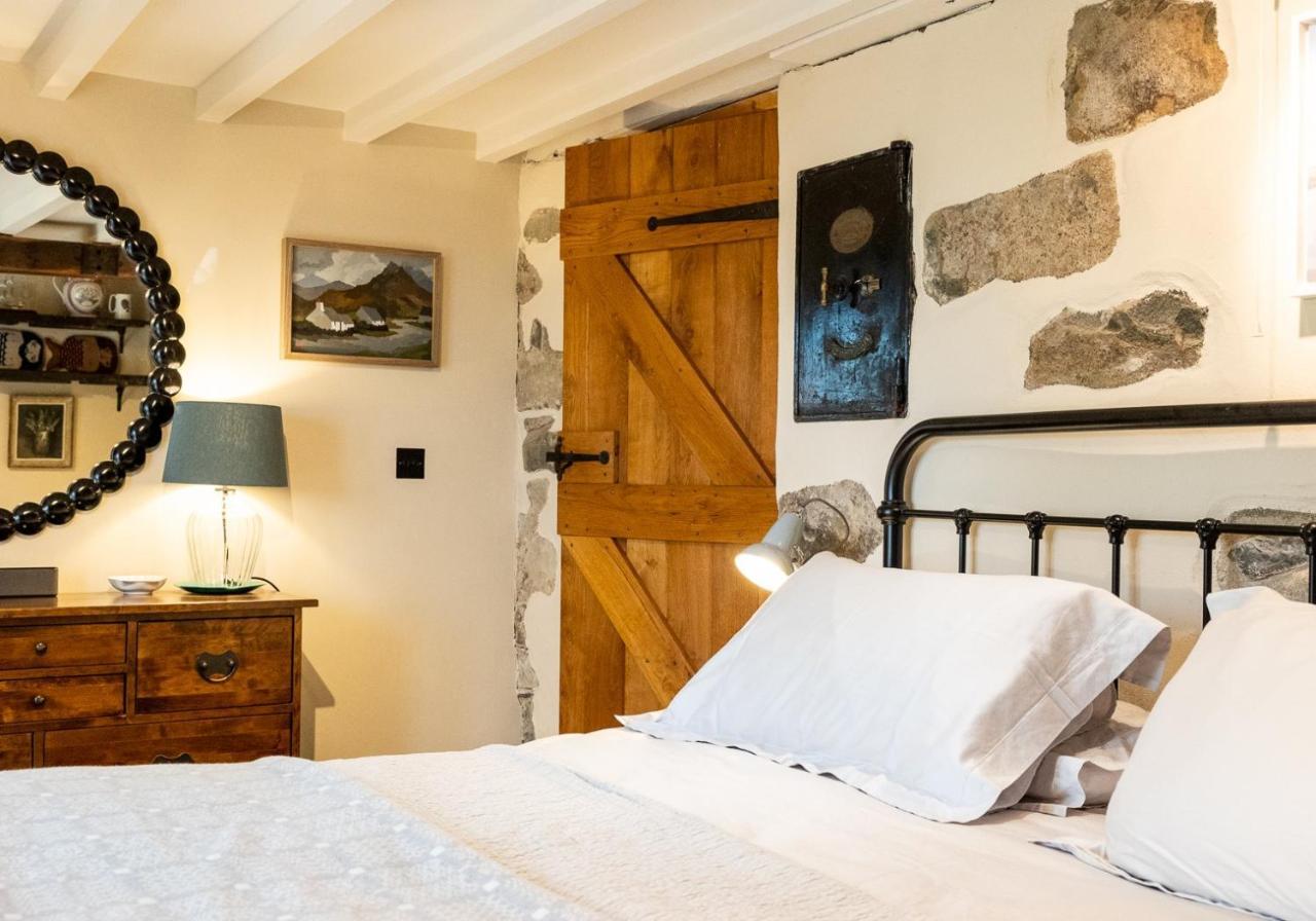 Bwthyn Capten - A Charming Cottage For Up To 6 Newport  Exterior foto