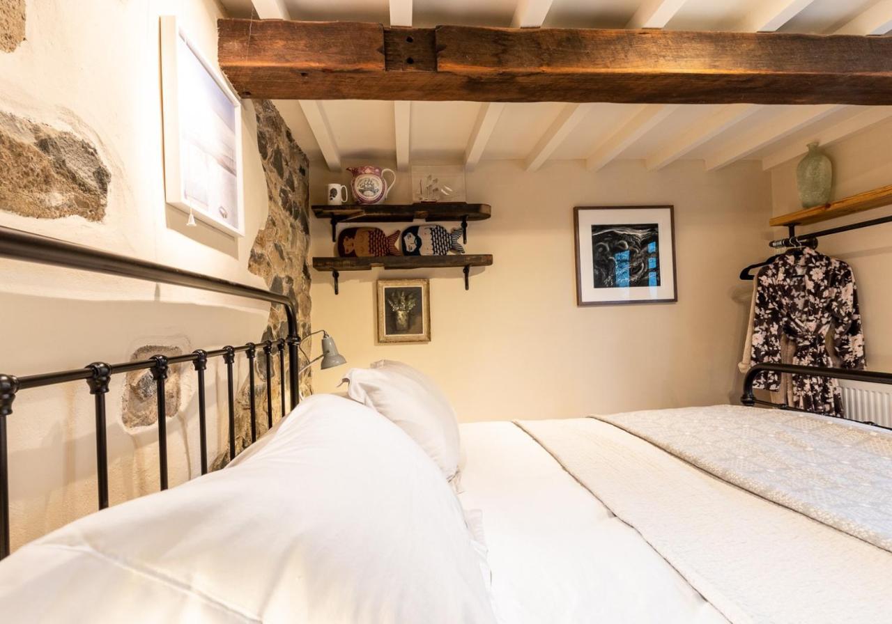 Bwthyn Capten - A Charming Cottage For Up To 6 Newport  Exterior foto